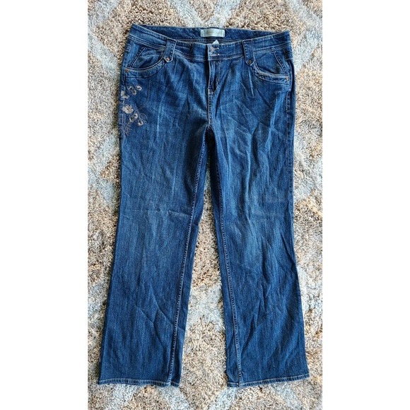 NWT Avenue Floral Embroidered Jeans Size 18 - Picture 2 of 6